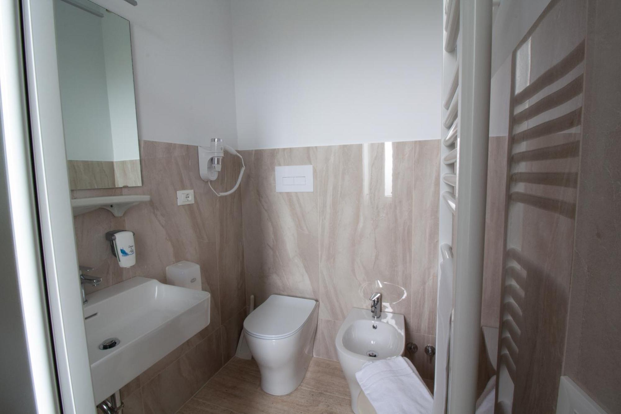 טרמולי Hotel Europa מראה חיצוני תמונה